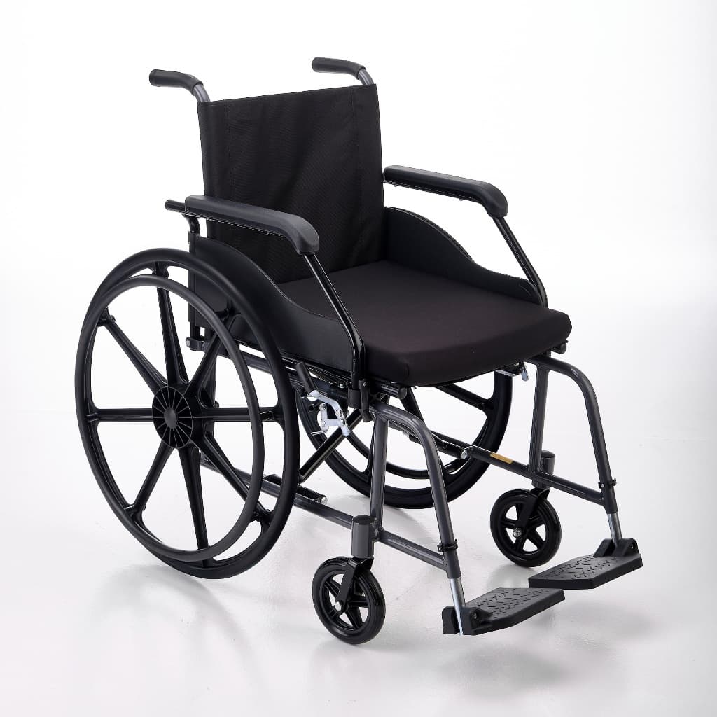 Cadeira de Rodas Prática Assento 46 cm Pneus Maciços Prolife