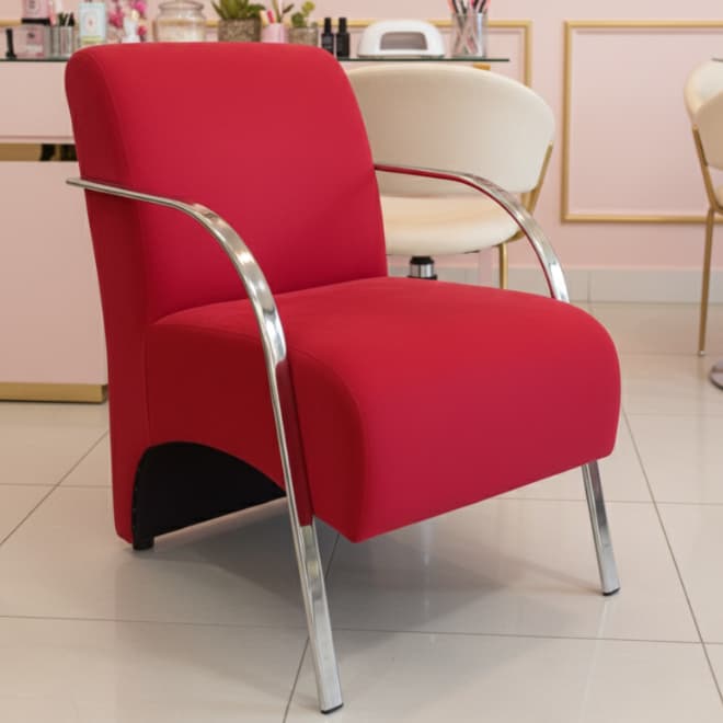 Poltrona blendbella Decorativa Consultório Braços em alumínio espuma D28 Estrutura em madeira Recepção escritório