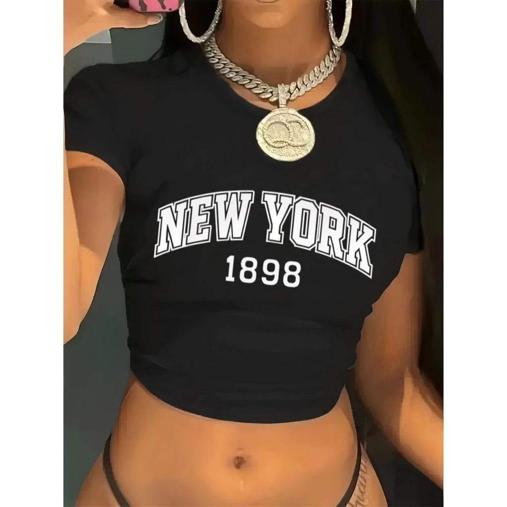 Baby Tee Feminina com Estampa ``New York 1898´´ Minimalista & Fofa Estilo Fashion Casual