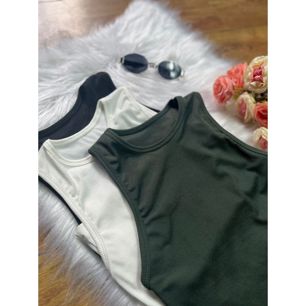 Regata Ribana Feminina Com Design Lisa E Tecido Confortável 49% Algodão 49% Poliéster 2% Elastano