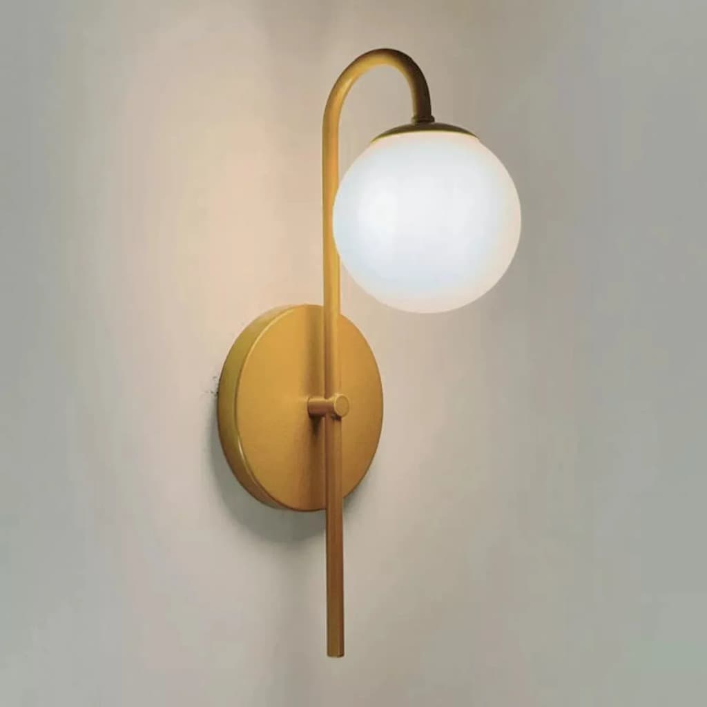 Arandela moderna Dourada com Globo de Vidro Opalino, Luminária Bivolt para Decoração e Iluminação