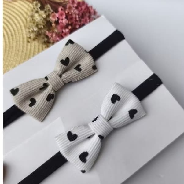 Laço baby faixinha veludo cotelê estampa coração/ tiara de cabelo RN