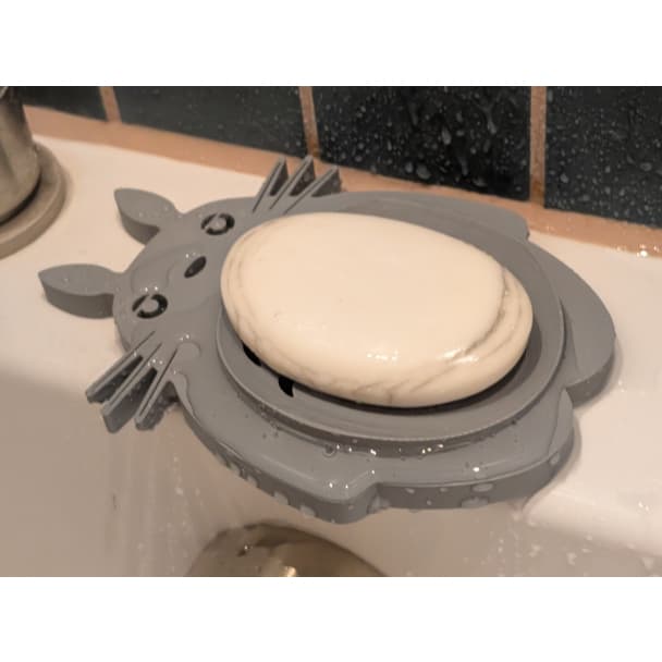 Porta-sabonete Totoro – Design divertido e funcional para banheiro, pia ou lavabo 🐾
