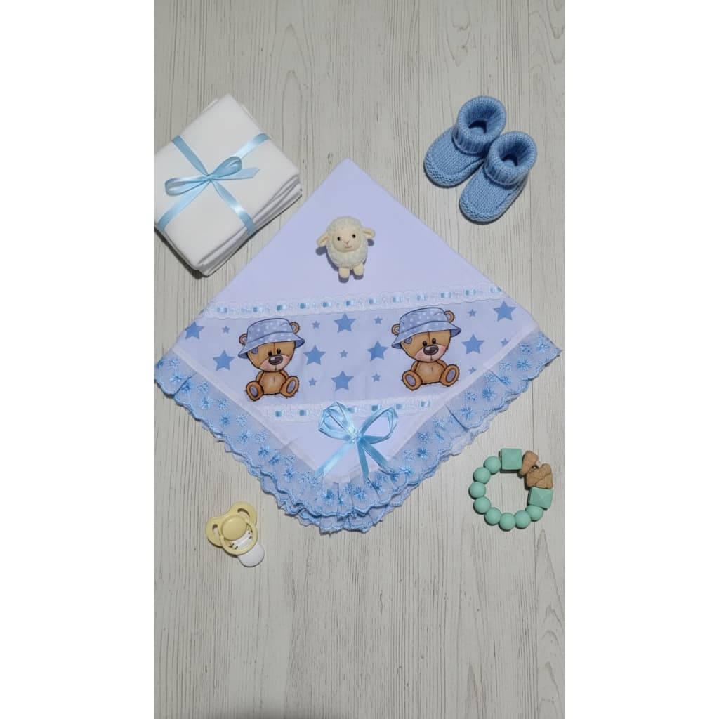 Manta Cueiro Bordado Inglês  Manta de berço ou Bebê Conforto  de Algodão e Faixa Digital Urso Azul