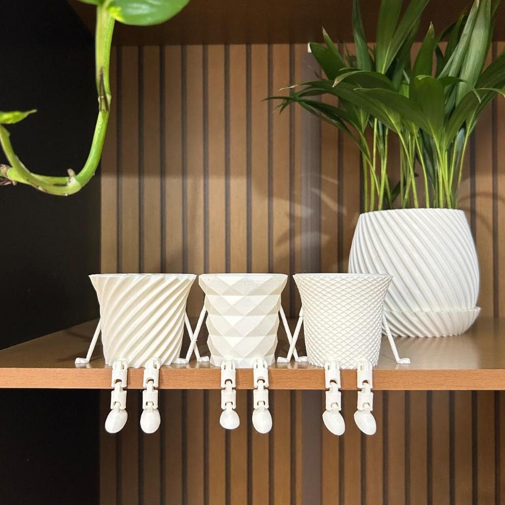 Kit 3 Mini vasos para plantas / Vasos decorativos com perninhas articuladas para plantas pequenas