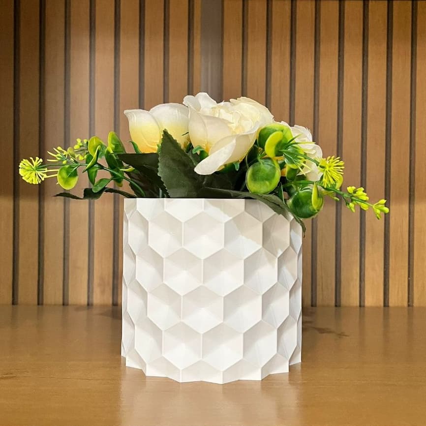Vaso para plantas e flores artificiais ou naturais / Vaso Hexa, funcional, moderno e elegante