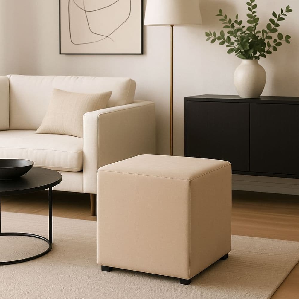 Puff Banco Banqueta Quadrado Kim 40cm Para Provador Sala Closet Penteadeira Tecido Suede Bege Nude