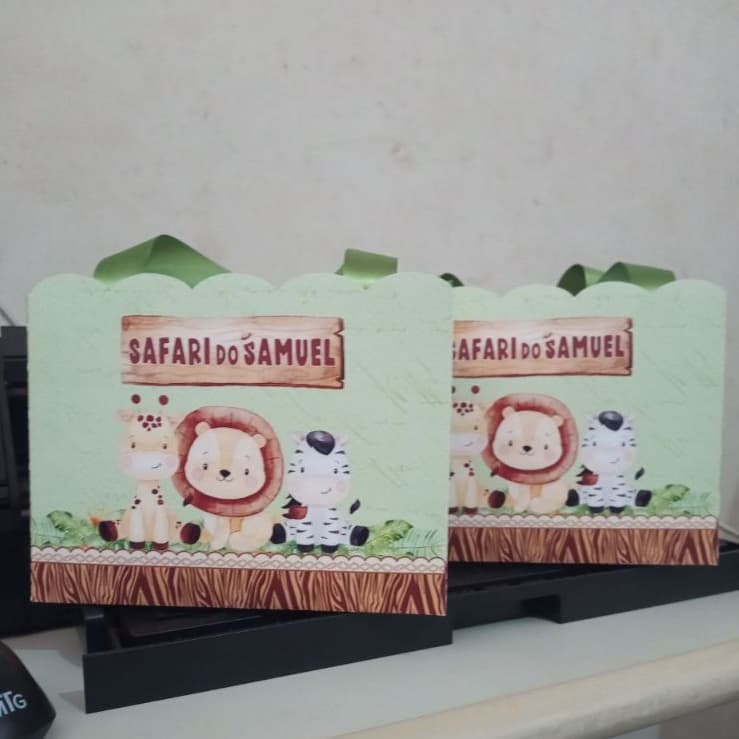 Sacolinha Personalizada Safari com 10 Fazemos Todos os Temas -Aniversario, Chá de Bebê, Batizado