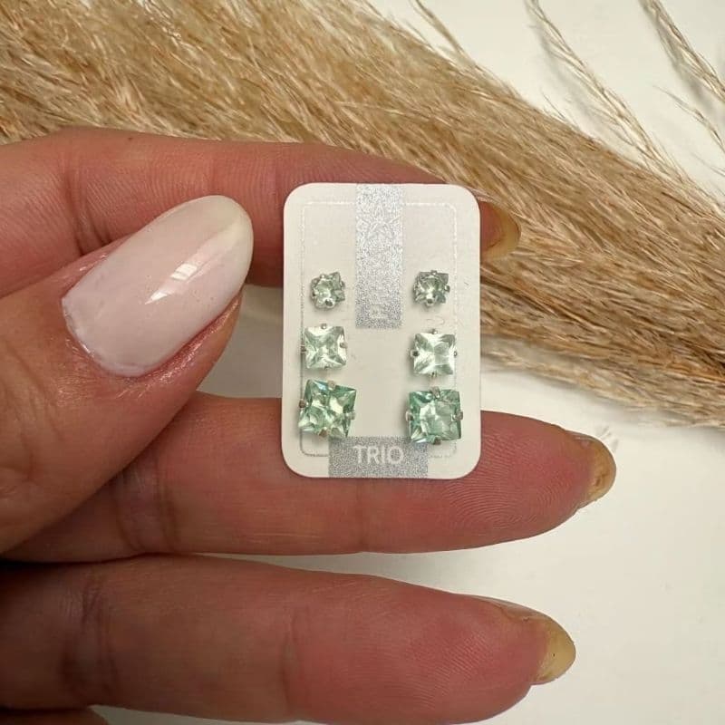 kit com 3 brincos formato quadrado em prata 925