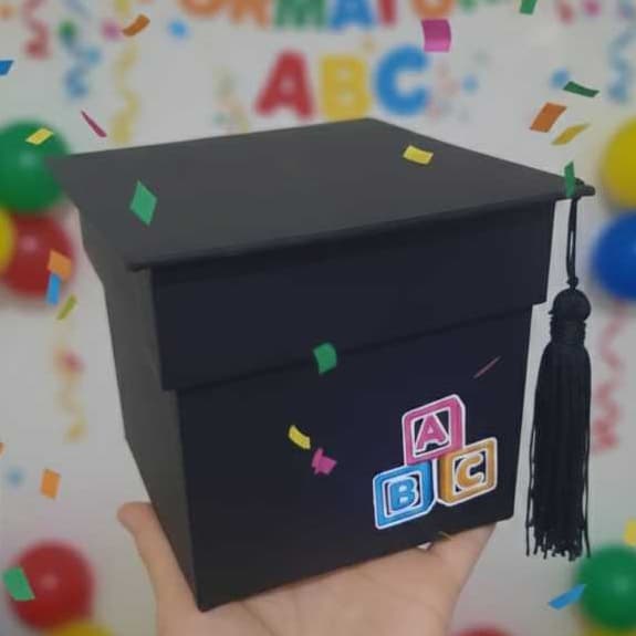 Caixa cartonada Capelo Formatura Infantil- 1unidade 🎓 Lembrancinha /Cabe Caneca /Bombons – tamanho 10,5x10,5cm