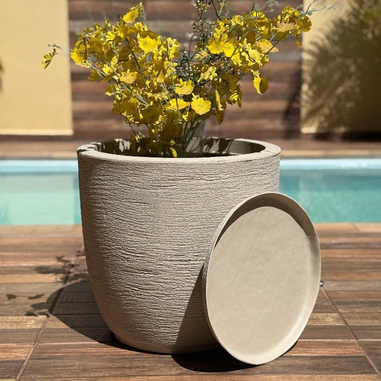 Vaso em Polietileno Decorativo Bojo Redondo Texturizado N3 40X37 com Prato
