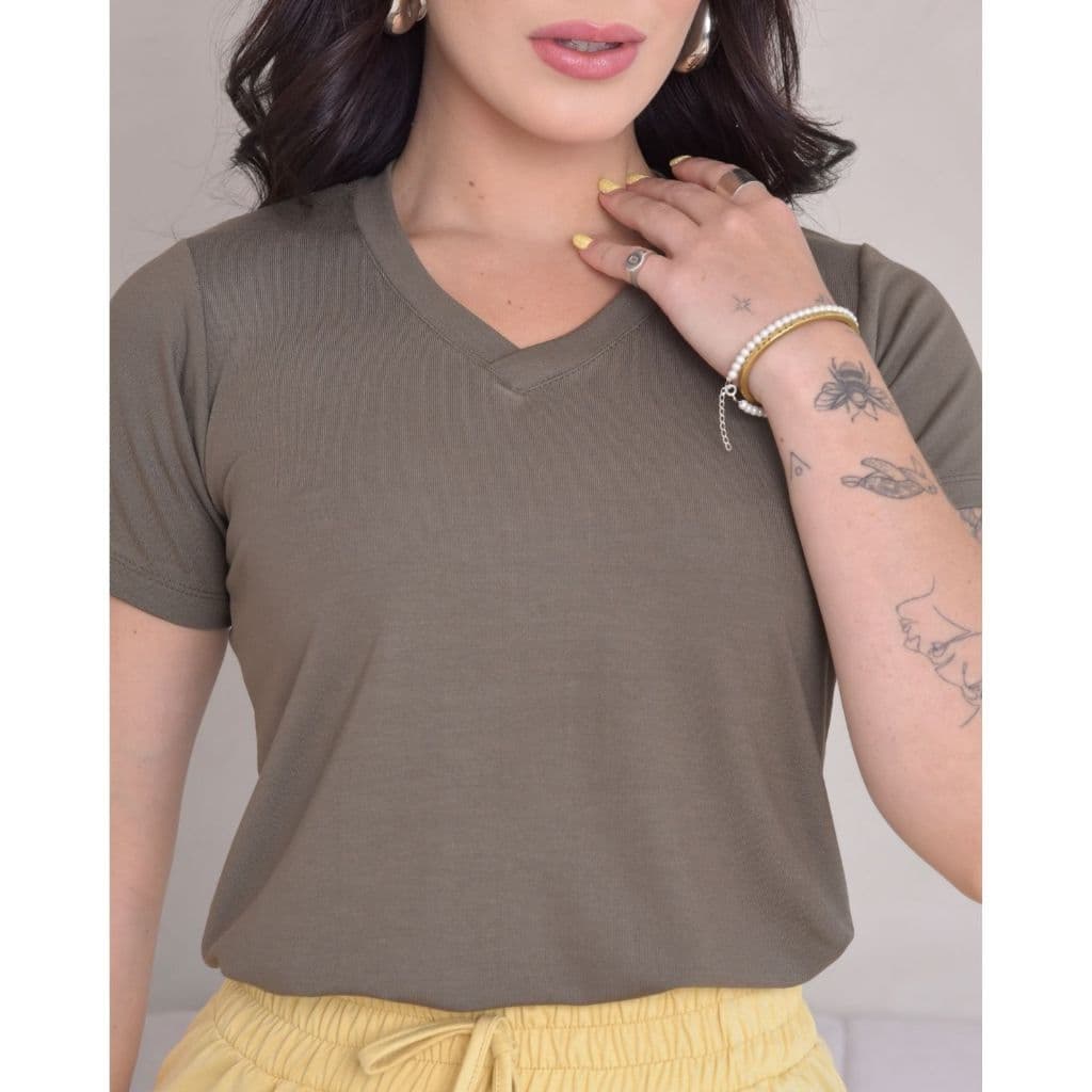 Blusa feminina Gola V fresquinha estilosa 100%algodão Premium tendencia verão malha toque gelado