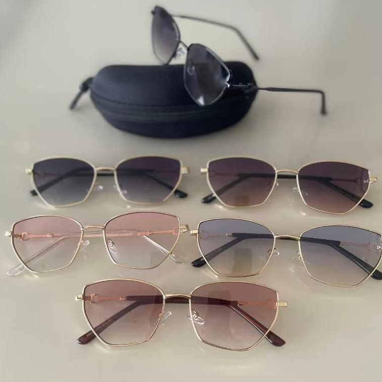 Óculos de Sol Feminino UV400 – Design Quadrado Elegante com Lente Degradê e Armação Metálica