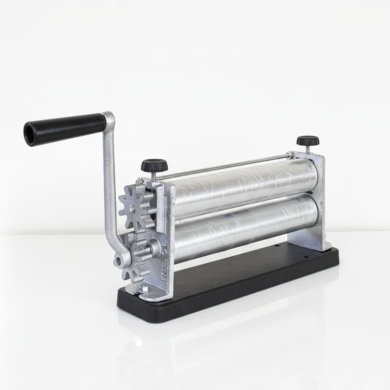 Cilindro Para Massas Luxo Nº3 Manual Sem Prendedor Rolos em Inox Engrenagens em Ferro Com Regulagem