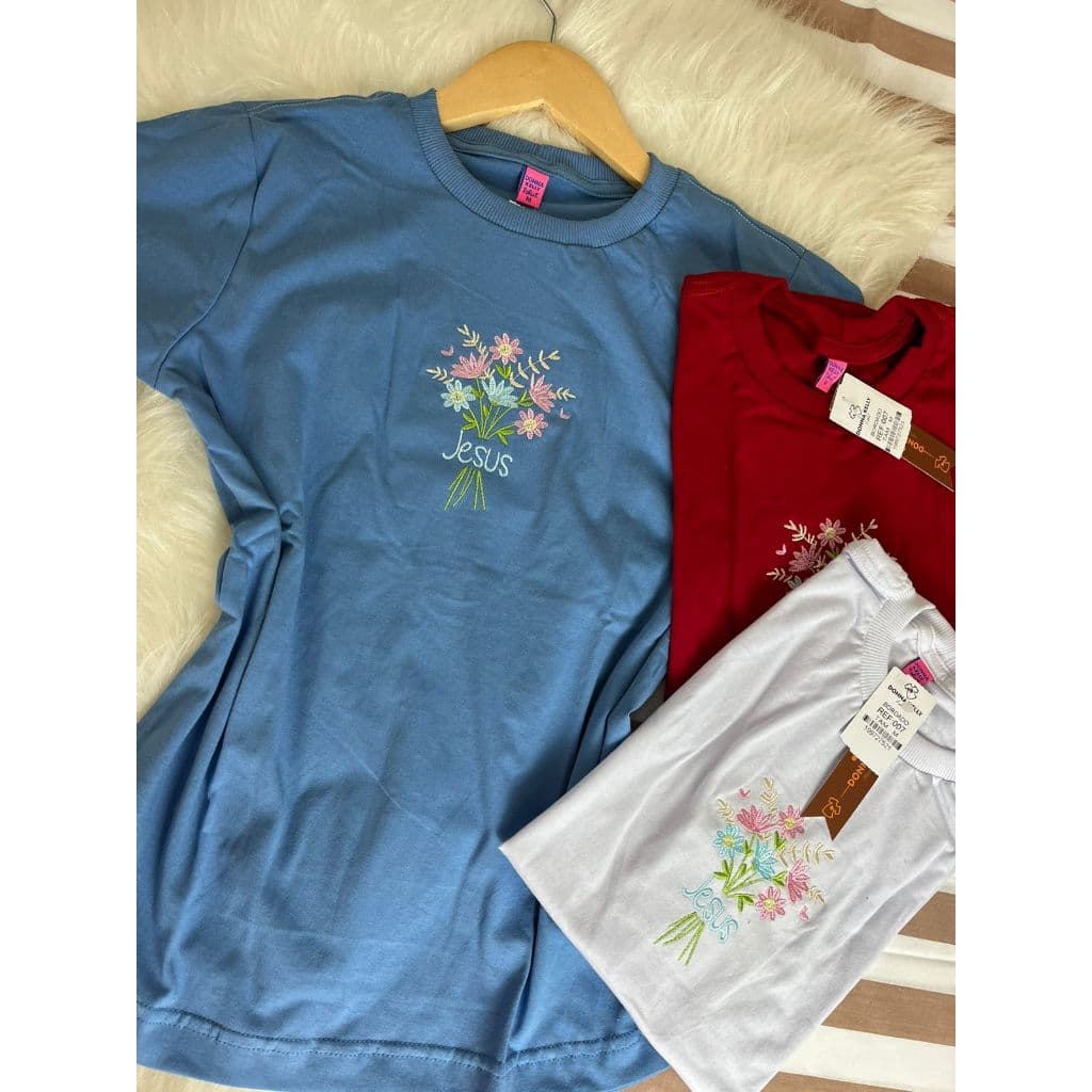 Blusa T-shirt Bordada feminina, Moda Cristã Jesus Flores,100 Algodão fio 30 P,M,G e GG