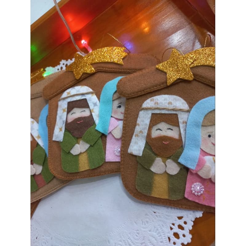 Kit com 2 Pingentes para Árvore de Natal Sagrada Família em Feltro  para Decoração Natalina