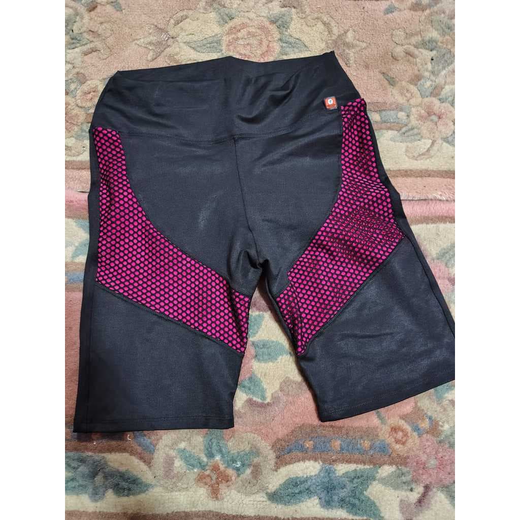 short elastano academia tam 46