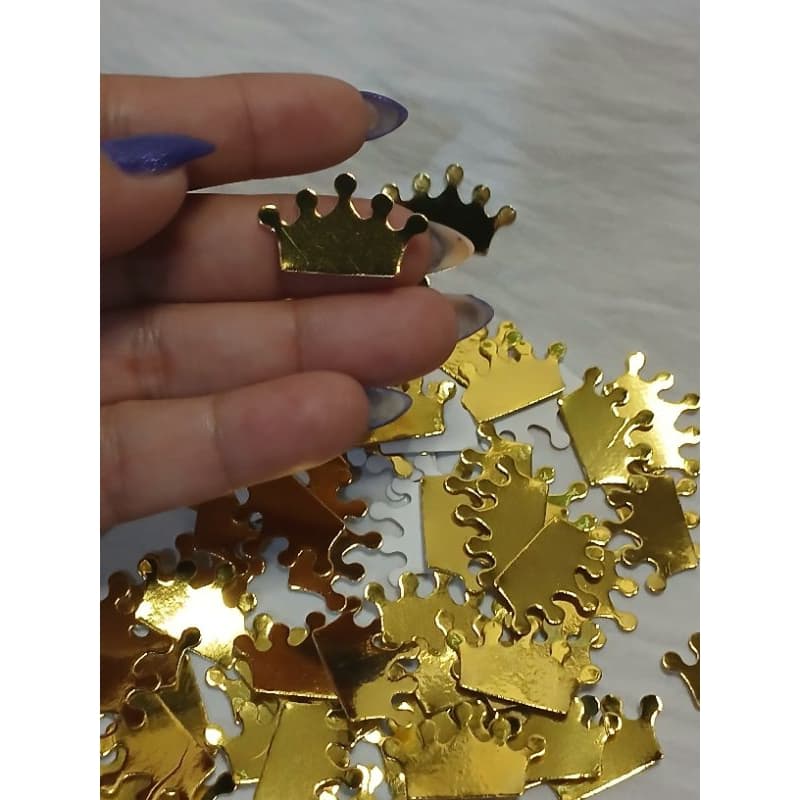 ENVIO IMEDIATO. Aplique coroa kit com 100 mini coroas de lamicote dourada. Ótimo para laços para tubete caixas,realeza.
