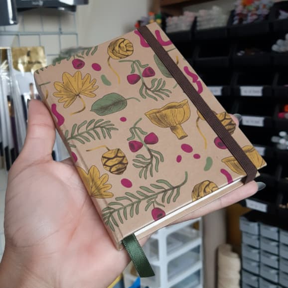 Caderno Artesanal Brochura com Capa dura para anotações e rascunho A6 10x15cm