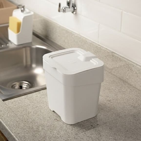 Lixeira Branca 2,5L Para Cozinha Lavabo Tampa Quadrada