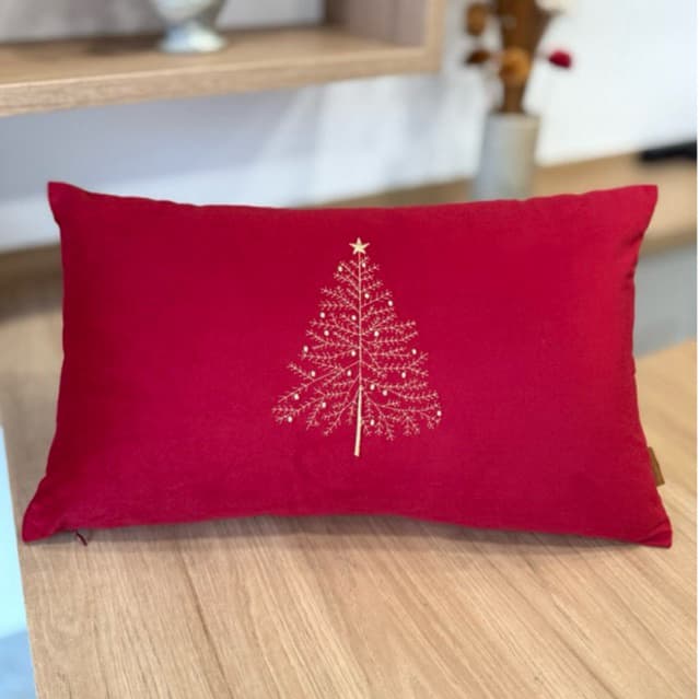 Almofada Natal Bordada Veludo Vermelho com Árvore Dourada Decoração Natalina Presente c enchimento