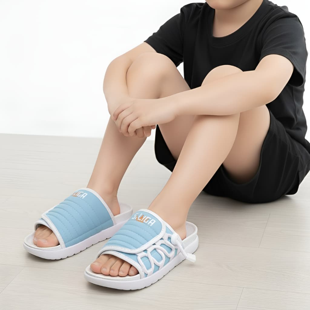 Chinelo Slide Infantil Asuna 2.0 Azul e Branco – Conforto e Estilo para Crianças