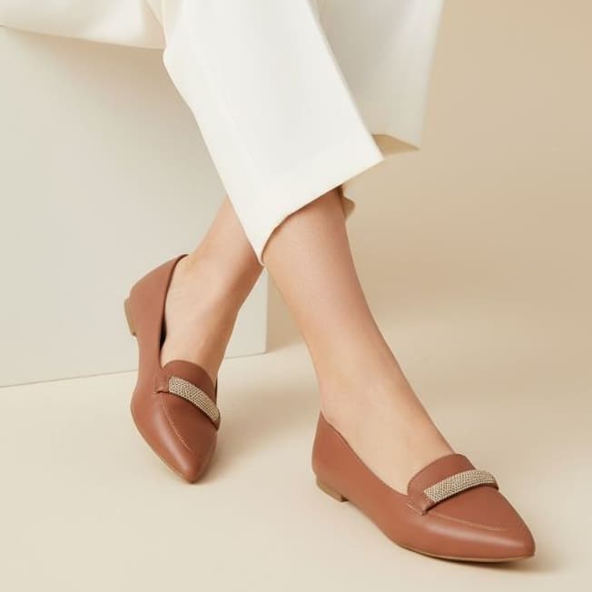 Sapatilha Feminina Confortável Luxo Mocassim Sapato Feminino Bico Fino Caramelo Strass