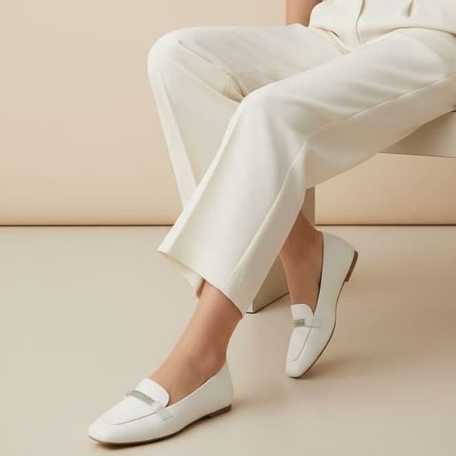 Sapatilha Feminina Confortável Luxo Sapato Feminino Mocassim Bico Quadrado Off White Strass