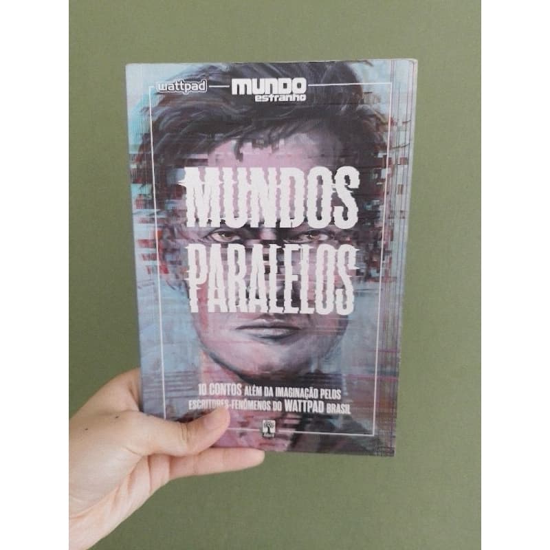 Livro Mundos Paralelos - 10 Contos Wattpad Brasil - Seminovo