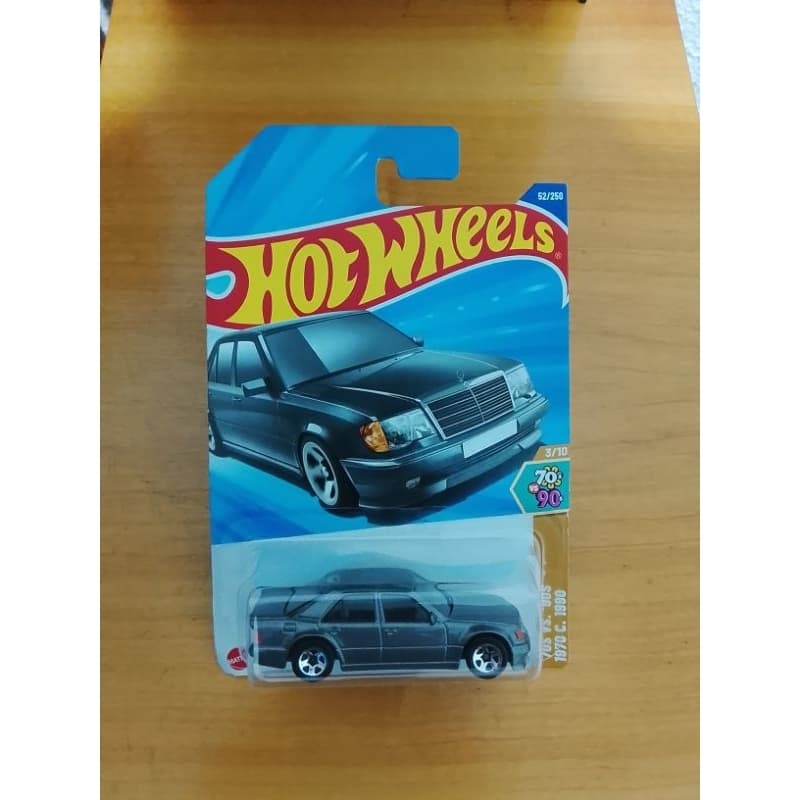 carrinhos hot Wheels Léia descrição