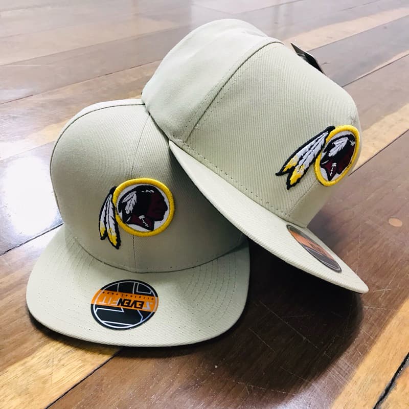 Boné Aba Reta anos 90 WR Bege Masculino e feminino / SnapBack/  Bordado