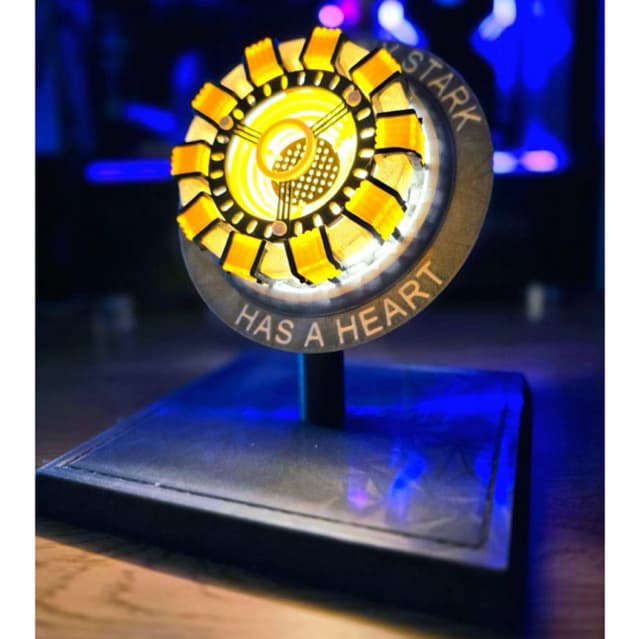 Luminária Reator Tony Stark – STARK HAS A HEART
