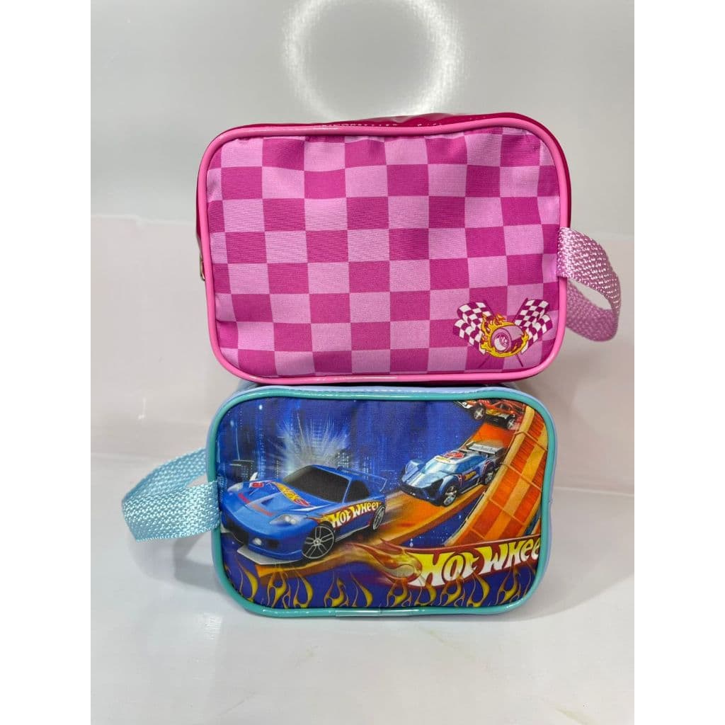 kit com 10 Necessaire Tamanhos 20x14 Estojo da Htweels para Menino e Menina Fazemos outro Temas