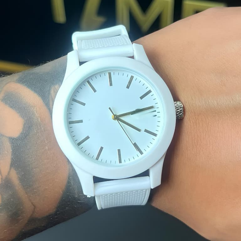 Relógio Unisex Estilo Casual Esportivo Emborrachado Resistente á Água Modelo Silicone Masculino e Feminino Barato