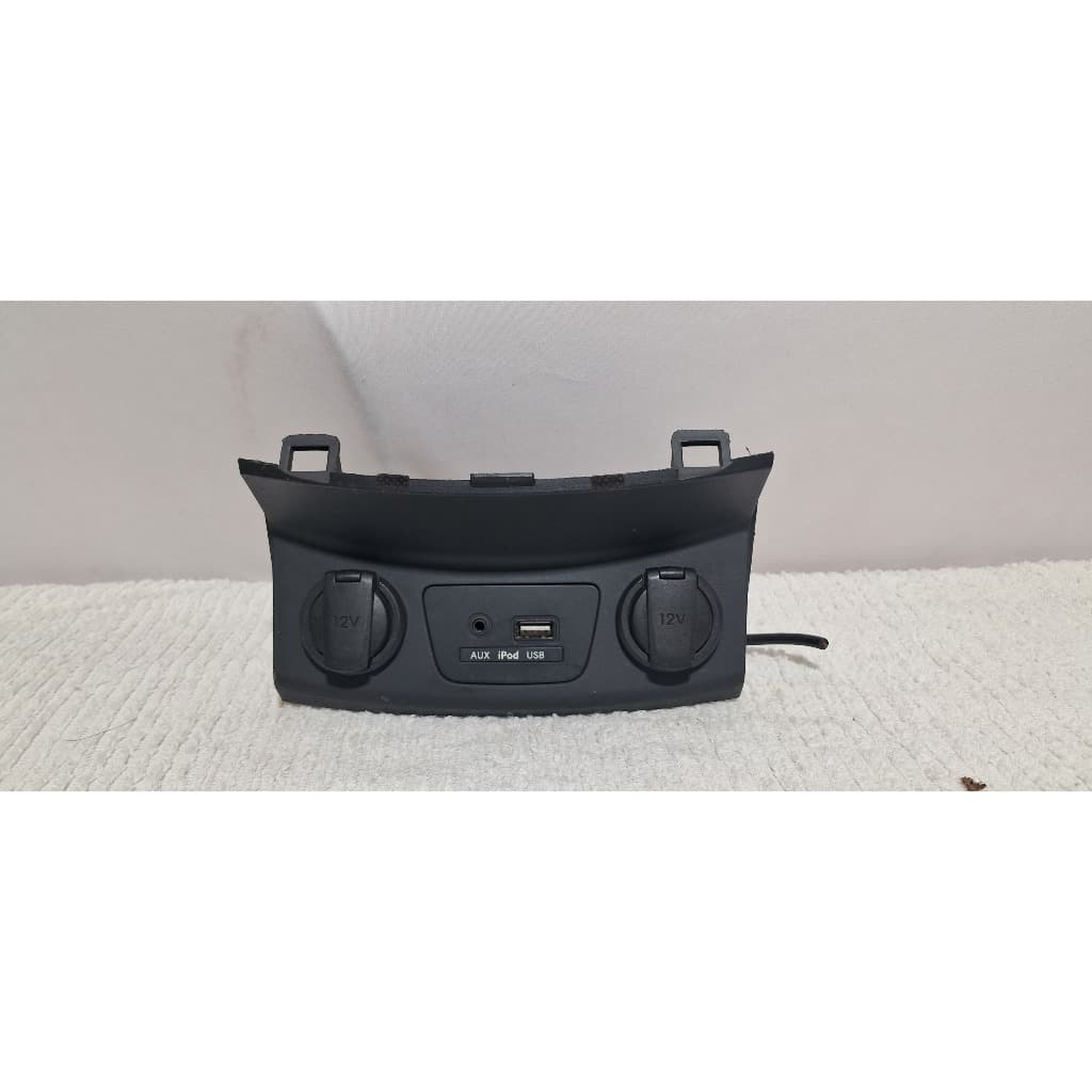moldura tomada 12v Dy8476a5000 Hyundai I30 14/16