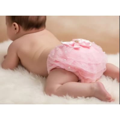 Calcinha Tapa Fralda Bebê com Babado e Laço de Cetim