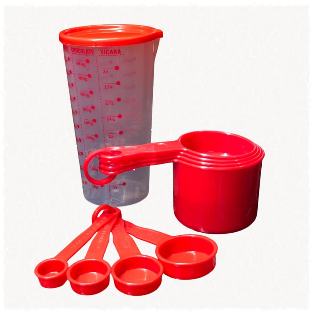 Kit Medidores Vermelho 9 Peças – Copo com Tampa, Xícaras e Colheres