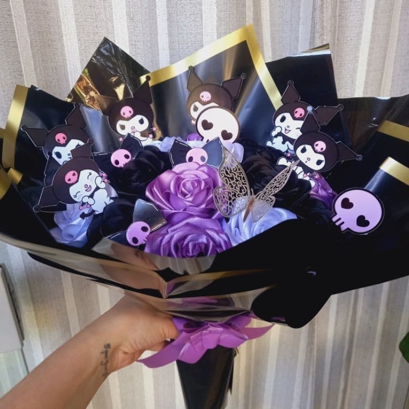 Buquê Kuromi | Buquê Rosas Eternas Kuromi - ESCOLHA A PERSONAGEM