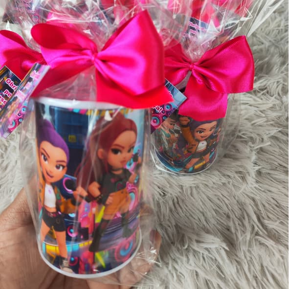 Cofrinho Personalizado  guerreiras do k pop com embalagem + laço + tag - FAZEMOS EM TODOS OS TEMAS