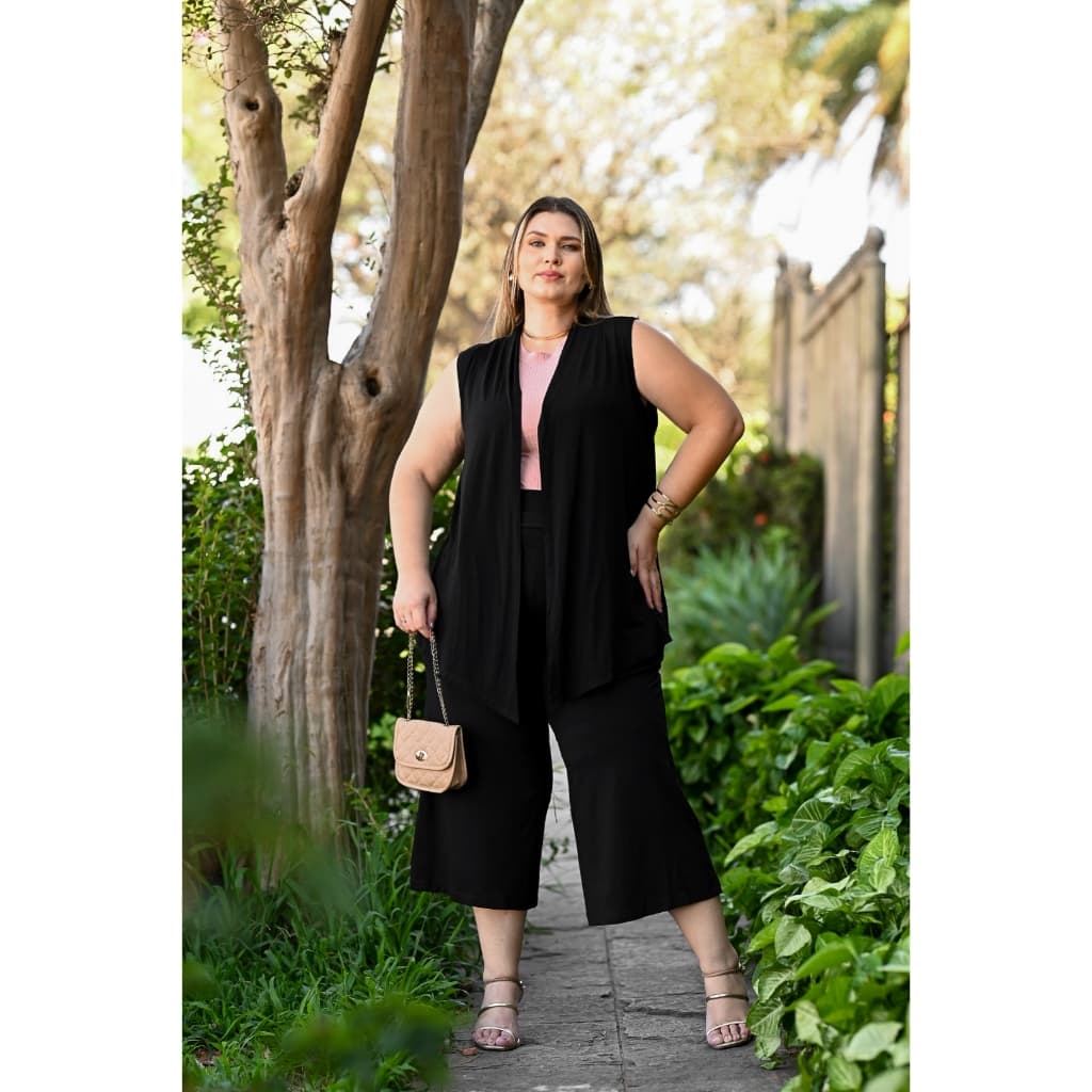 Conjunto Feminino Plus Size Calça Pantacourt com Forro e Colete Assimétrico
