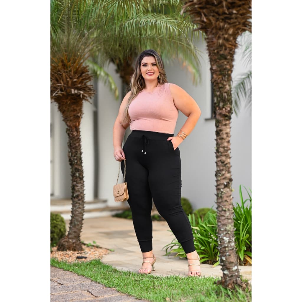 Calça Feminina Plus Size Jogger com Bolsos Cintura Alta