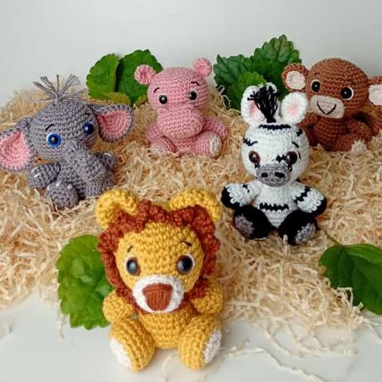 Zoo da Amélia - Amigurumis Safari em Crochê – Bichinhos Artesanais (Leão, Zebra, Elefante, Hipopótamo e Macaco)