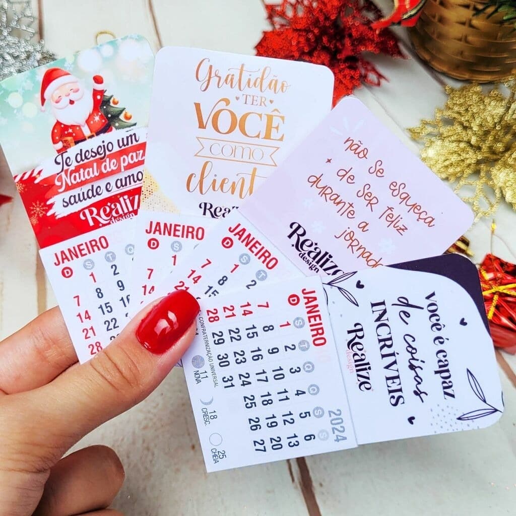 Mini Calendário 2026 Personalizado com Ímã, Foto ou Logo