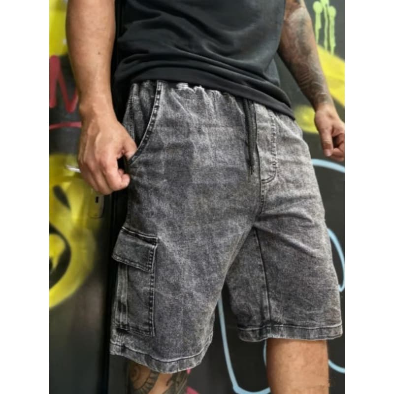 Bermuda Cargo Jeans Estonado Grafite com 6 Bolsos – Streetwear Masculina