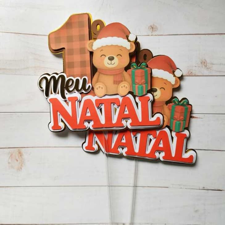 Topo de Bolo  3D Meu 1º Natal do Bebê - Ursinho Natalino em Camadas com Detalhes Dourados