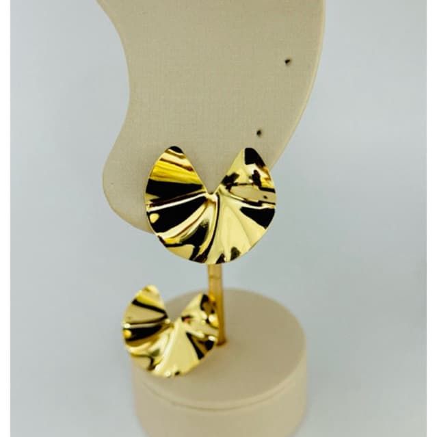 Brinco Feminino Leque Chapinha Martelado - Banhado a Prata925 e Ouro18k