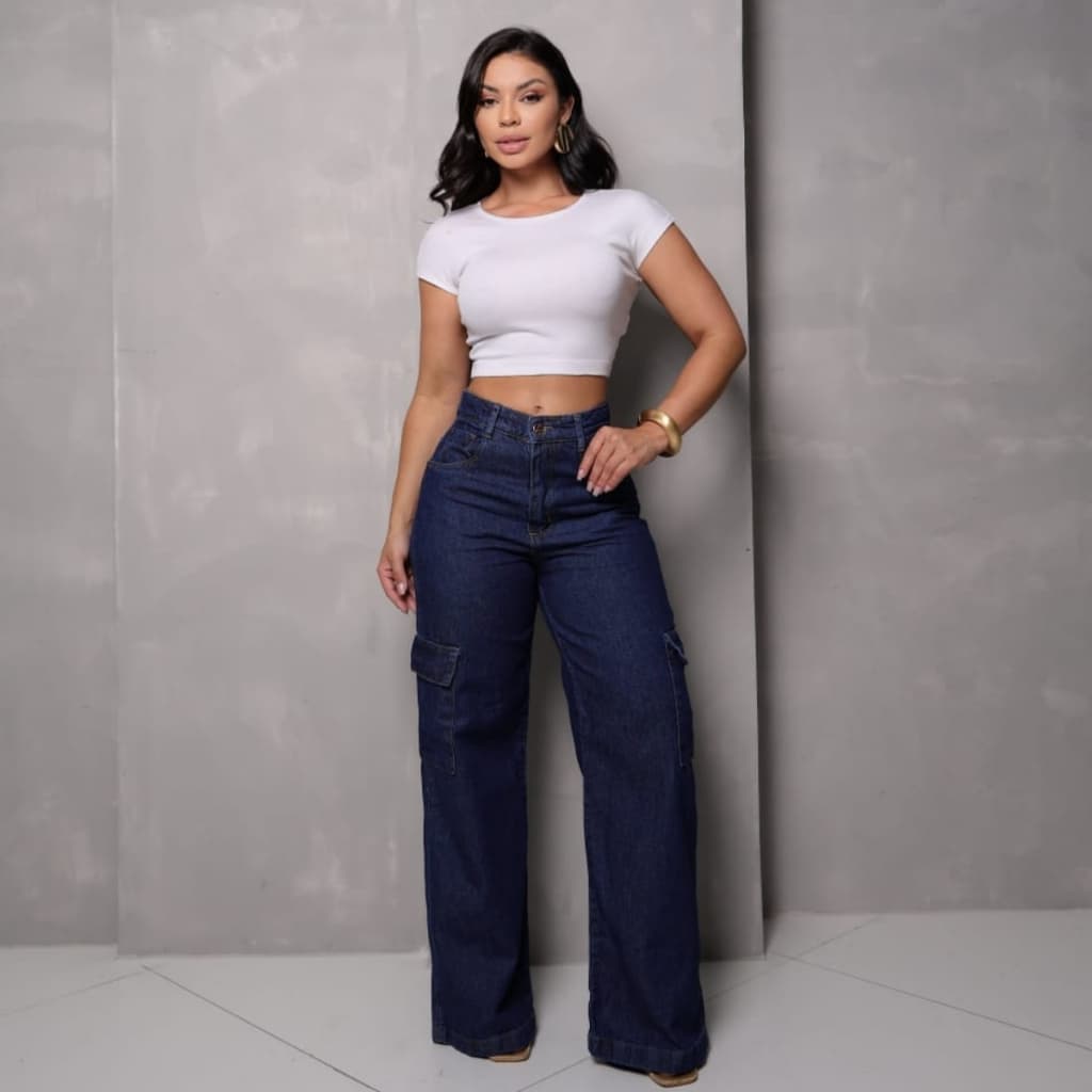 Calça Jeans Feminina Wide Leg Cargo Cintura Alta com Bolsos Laterais - Camarote Jeans