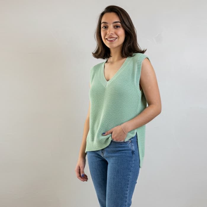 Blusa Feminina Estilosa De Tricot Gola V Regata Versátil Que Vira Colete Com Estilo Elegante