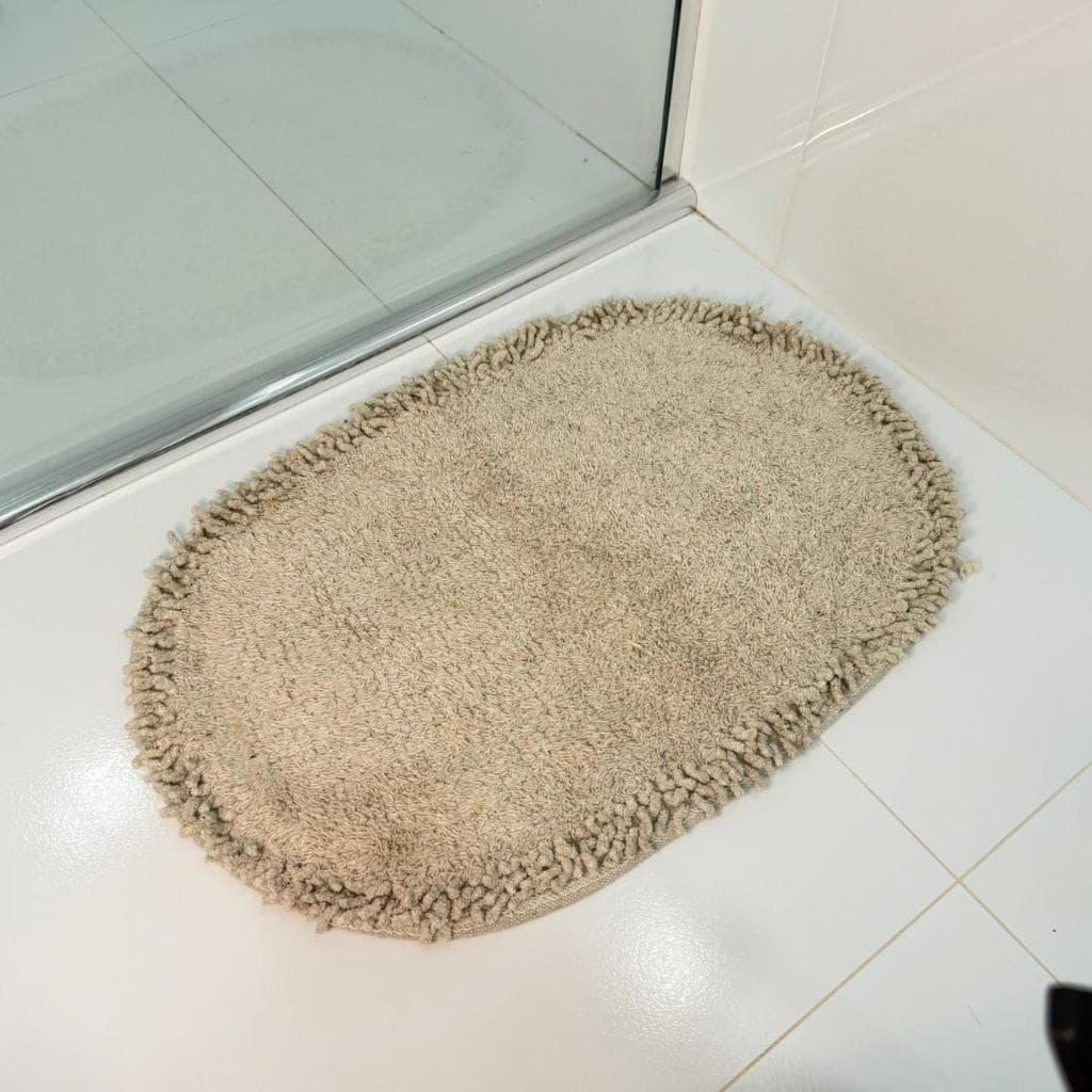 Tapete Banheiro Antiderrapante 40x60 Borda Oval Algodão Bege