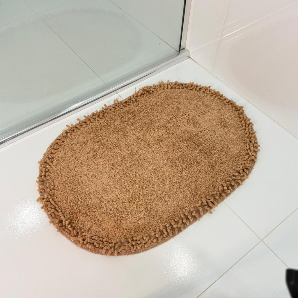 Tapete Banheiro Antiderrapante 40x60 Borda Oval Algodão Caramelo